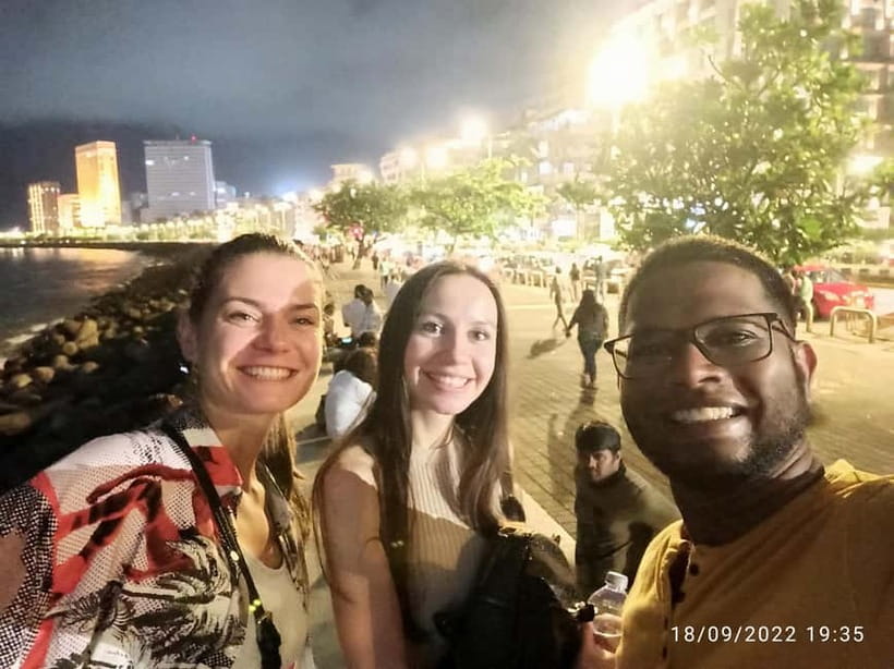 Night Tour: Mumbai’s Nights & Buzzing Bazaars - Crawford Market and Colaba Causeway: shopping, spices, and snack options