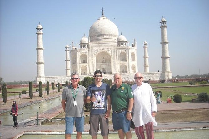 Private 02- Day Tajmahal Sunrise Tour By Flight From Mumbai - Overnight in a 4-star base built for an early wake-up