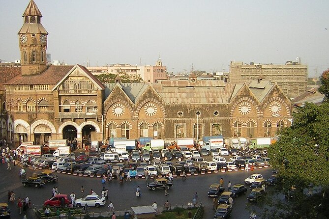 Private City Tour with Dharavi Slum Dhobighat and Dabbawalla - Why this private Mumbai route mixes icons with real neighborhoods