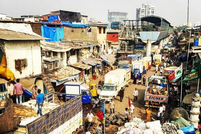 Private Combo Tours Sightseeing + Dharavi Slum + Dhobi Ghat & Dabbawalas - Churchgate Station: The Dabbawalas and Their Daily Rhythm