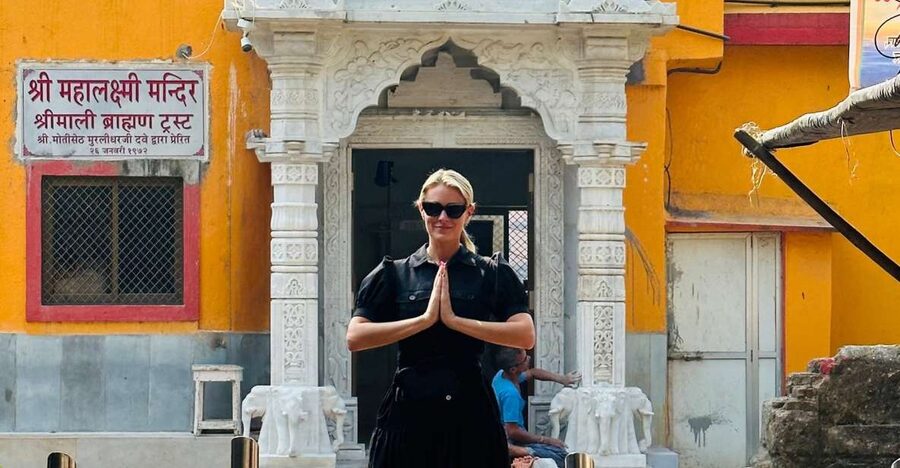 Private & Exclusive: Mumbai Sightseeing and Religious Trail - Pickup, air-con comfort, and the pace of an 8-hour day