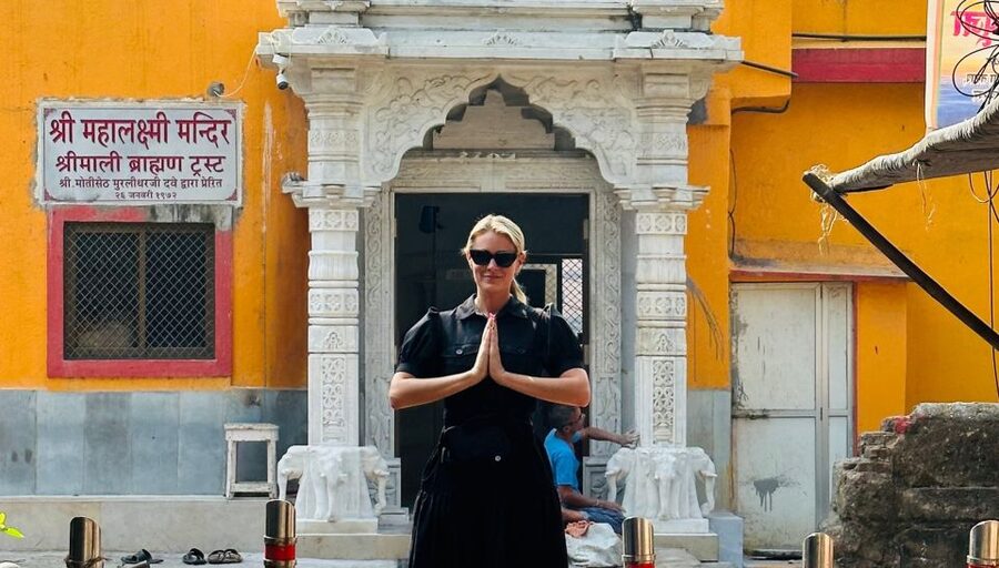 Private & Exclusive: Mumbai Sightseeing and Religious Trail - Afghan Church, Dhobi Ghat, Flora Fountain, and the street-level Mumbai stops