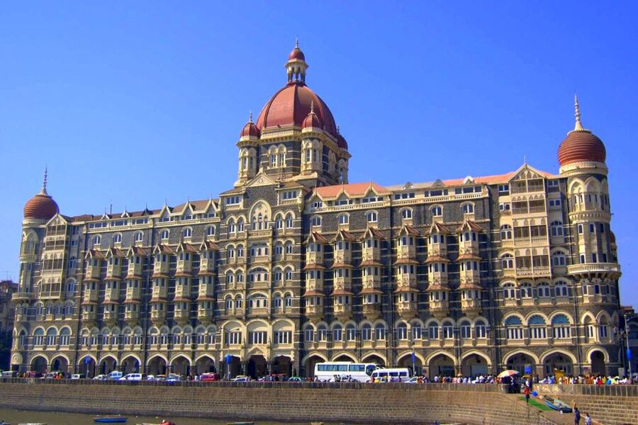 Private Exclusive Sightseeing Tour of Mumbai with Guide - Oval Maidan, Mumbai University, and Rajabai’s clock tower magic