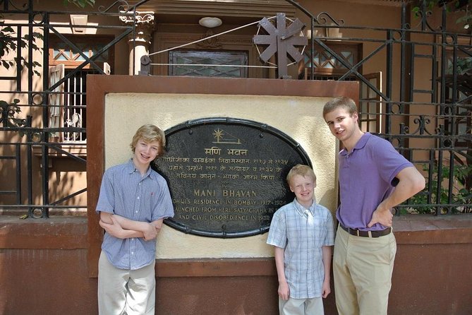 Private Full-Day Mumbai City Highlights with Markets Tour - Markets that feel like Mumbai culture, not just shopping stops