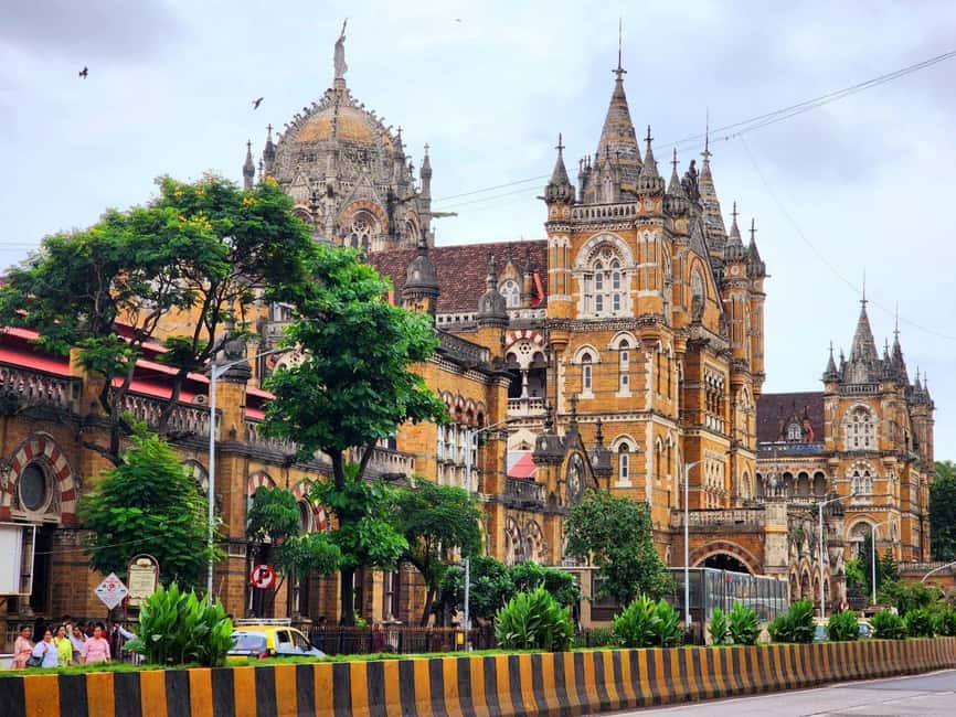 Private Full-Day Mumbai Sightseeing & Dharavi Slum Tour - Gateway of India, Taj Mahal Palace, and CST: The Mumbai You See on Postcards