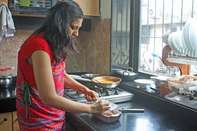 Private Market Tour and Vegetarian Cooking Class in Mumbai - How the Class Works at Home: Up to Three Punjabi Dishes