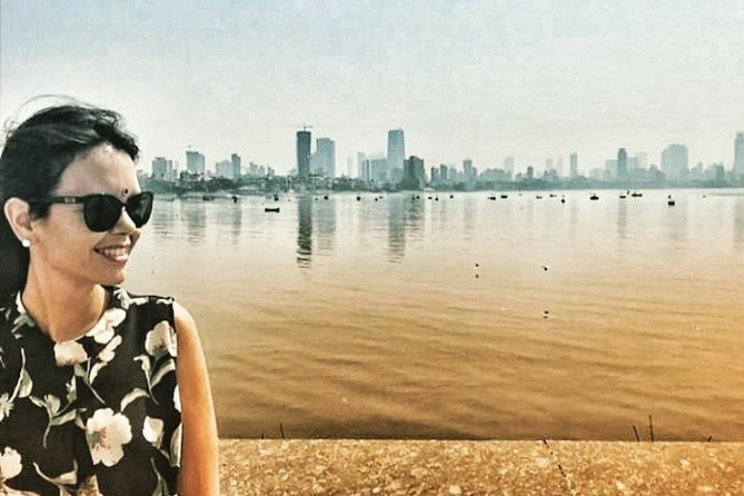 PRIVATE Mumbai Full Day Tour in Premium Car/Bus/Moped with GUIDE - Marine Drive’s Queen’s Necklace at night-and-day speed