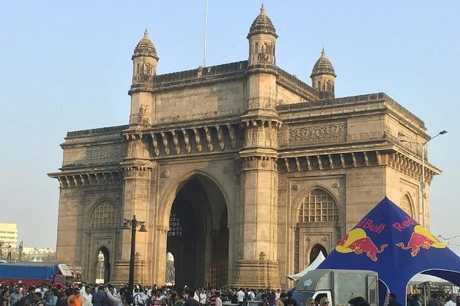 Private Mumbai Sightseeing Tour with Pickup, Car & Guide - Gateway of India and the long coastal stroll on Marine Drive