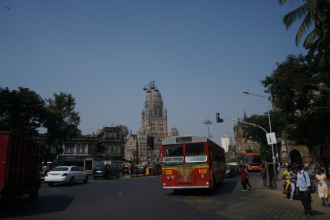 Private Tour in Mumbai Slum with Sightseeing - Crawford Market, CST, and Gateway of India: the classic photo run with meaning