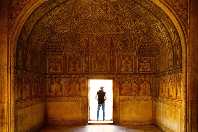 Same Day Tour from Mumbai to Taj Mahal and Agra With Flights - Price and logistics: is $200 a good deal for this kind of day?