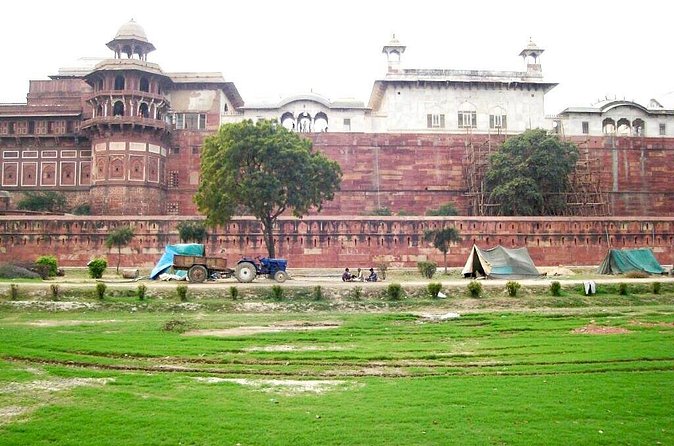 Same Day Tour from Mumbai to Taj Mahal and Agra With Flights - Agra Fort at midday: Mughal power, stone scale, and heat reality