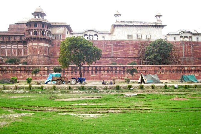 Same Day Tour from Mumbai to Taj Mahal and Agra With Flights - Comfort and safety: what’s covered, what to watch, and one caution flag