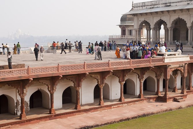 Same Day Tour from Mumbai to Taj Mahal and Agra With Flights - Taj Mahal around 9:00 AM: what you gain from the early arrival plan