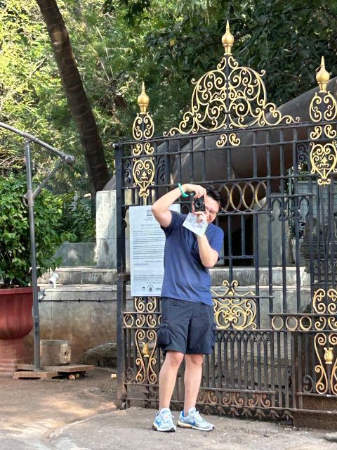 South Bombay Live Walking Tour - Colaba Causeway lanes: markets, vendors, and everyday Mumbai