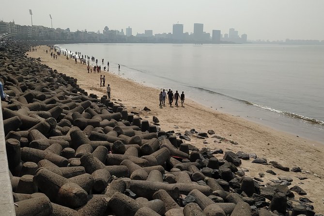 Spiritual & City Highlights: Private Mumbai Temple Tour by AC Car - The city circuit: Gateway of India, Marine Drive, and Queen Victoria Terminus