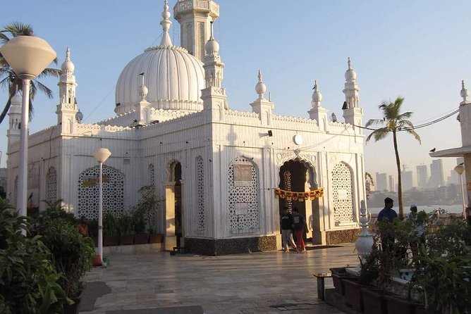 Spiritual & City Highlights: Private Mumbai Temple Tour by AC Car - Who this tour fits best