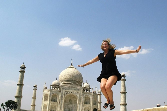 Taj Mahal Private Day Trip Including Same Day Flights from Mumbai - Price and logistics: what your $499.20 buys