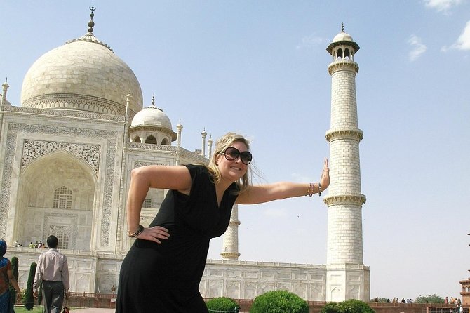 Taj Mahal Private Day Trip Including Same Day Flights from Mumbai - Day 2: flying back to Mumbai without losing the day