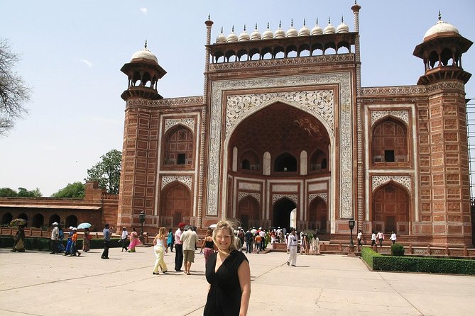 Taj Mahal Private Day Trip Including Same Day Flights from Mumbai - Private guide experience: comfort, pacing, and accessibility