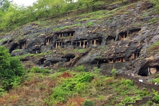 Temples & Vineyards: Private Tour to Nashik from Mumbai - Lunch break in Nashik: choose wisely so the afternoon doesn’t sag