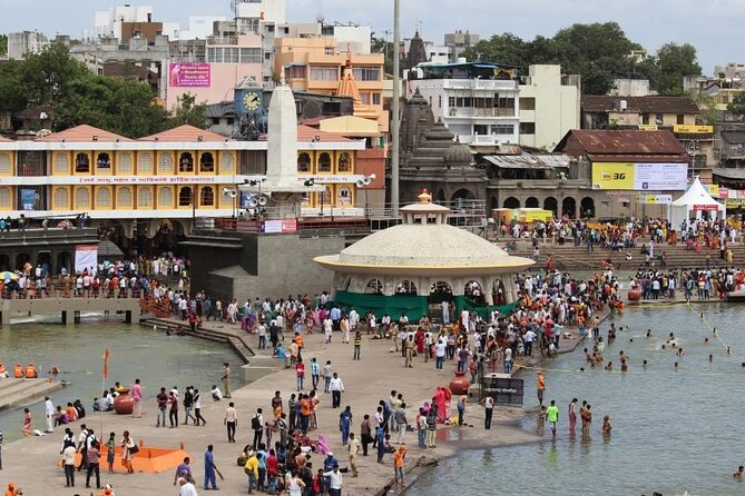 Temples & Vineyards: Private Tour to Nashik from Mumbai - Ramkund on the Godavari: rituals at the holy bathing ghat