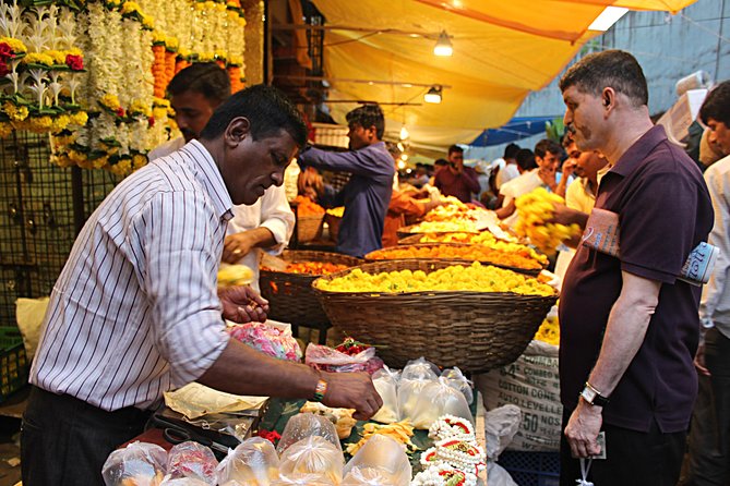 The Colourful Early Morning Tour - Dadar West Flower Market: Saffron Marigolds and Red Rose Garlands