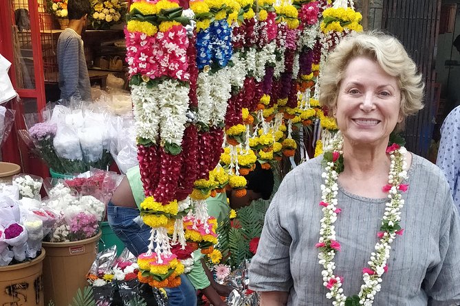 The Original Mumbai by Dawn - Recommended by Nigella Lawson & Nat Geo Traveller! - Ankit sanas in Byculla: wholesale produce before sunrise bustle becomes routine