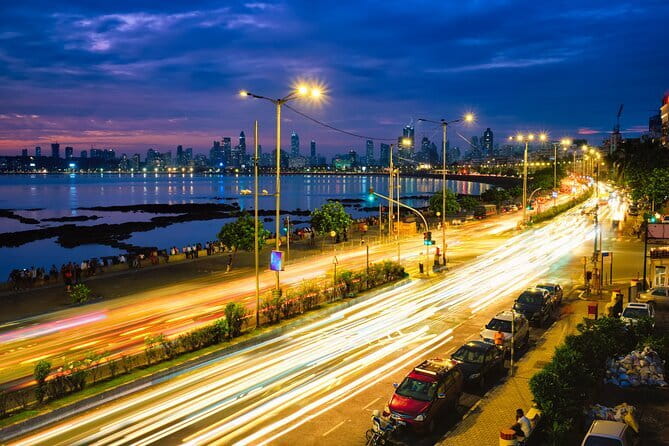 Twilight in Mumbai: Discover the City by Night with Food Options - Colaba Causeway and Oval Maidan: night shopping energy and a calmer pause