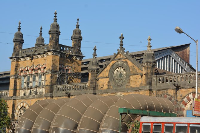 Two Days Mumbai Tour Package : City + Slum + Elephanta + Market - Day 2: Dharavi on foot, Indian food tasting, and more shopping