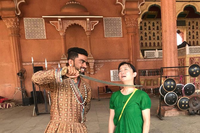 Unveiling Bollywood: Grand Tour of Iconic Real Sets & Their Story - Lunch Buffet and the Bollywood Theme Show: The Day’s Built-In Energy