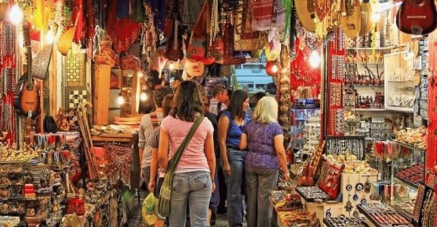 Vibrant Markets of Mumbai (2 Hours Guided Walking Tour) - BMC Market and Mumba Devi Temple: city life in two moods