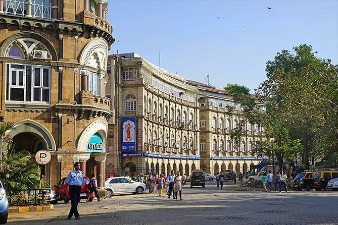 Victorian Gothic Heritage Quarter and Art Deco Walking Tour - Stop 2: Town Hall and the Asiatic Society Library (founded 1804)